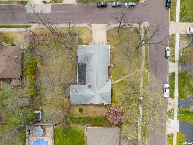 6502 N POST OAK Road, Peoria, IL 61615