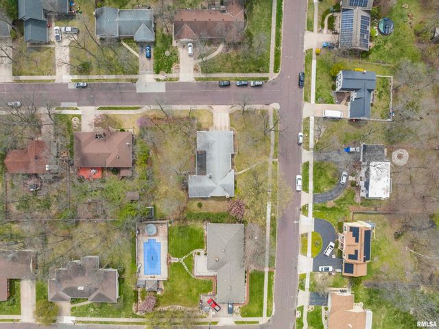 6502 N POST OAK Road, Peoria, IL 61615