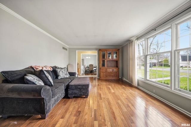 6502 N POST OAK Road, Peoria, IL 61615