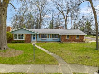 6502 N POST OAK Road, Peoria, IL 61615