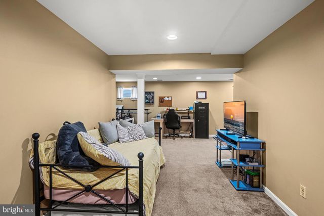 17 COLLIERY DR, Thurmont, MD 21788