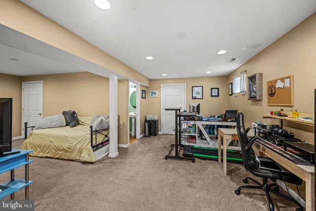 17 COLLIERY DR, Thurmont, MD 21788