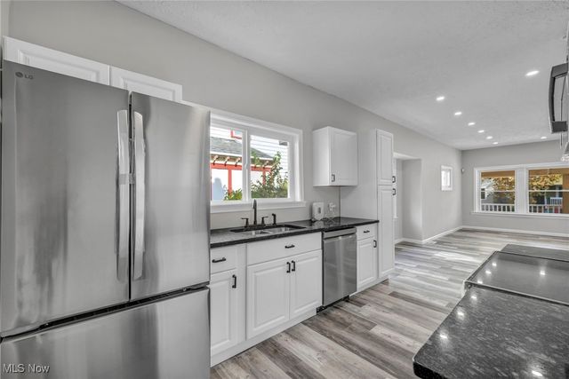 3282 W 38th Street, Cleveland, OH 44109