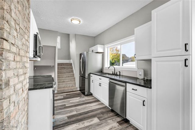 3282 W 38th Street, Cleveland, OH 44109