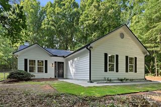 1994 Atha Woods Drive, Monroe, GA 30655