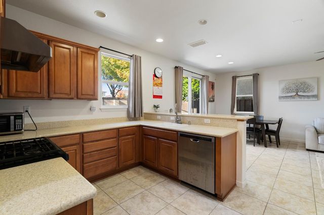 10525 Lake Point Ave, Stockton, CA 95219