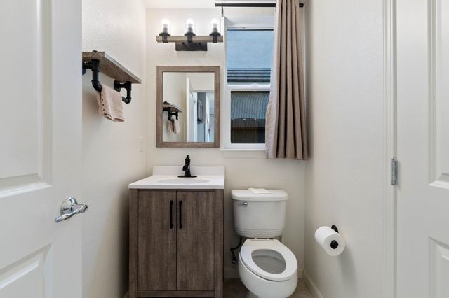 10525 Lake Point Ave, Stockton, CA 95219