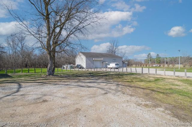 2170 Lavelle Road, Flint, MI 48504