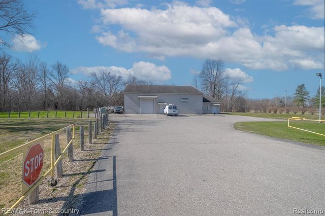 2170 Lavelle Road, Flint, MI 48504