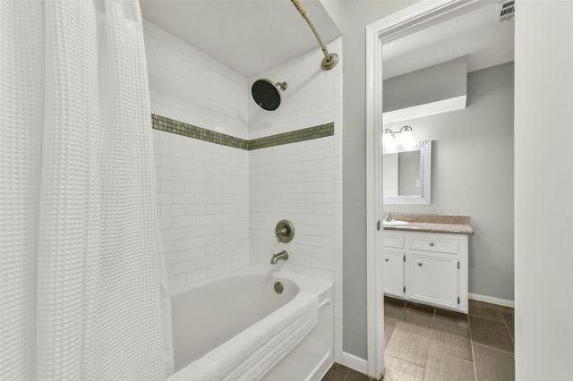 19611 Suncove Lane, Humble, TX 77346