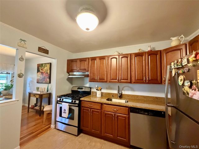 328 Lakeland Avenue 1A, Sayville, NY 11782