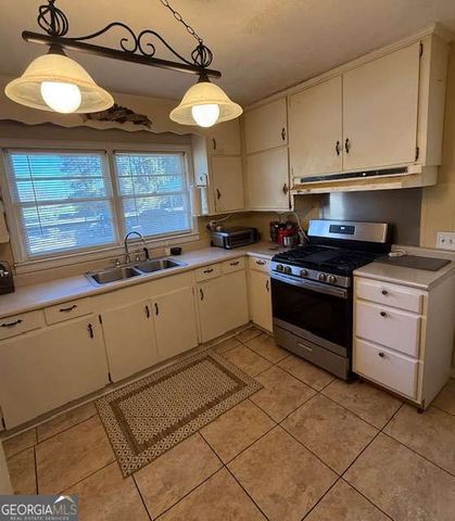 425 Hunter Road, Baxley, GA 31513