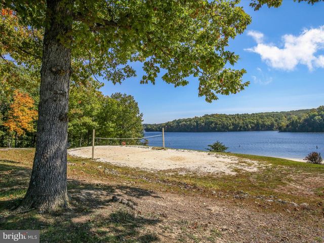 200 GREENBRIAR CIR, Cross Junction, VA 22625