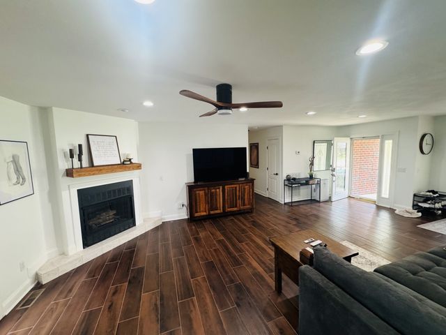 113 Stonegate Circle, Shelbyville, TN 37160