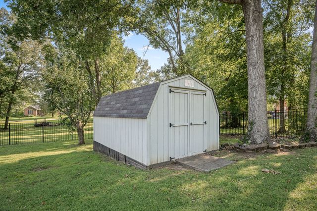 113 Stonegate Circle, Shelbyville, TN 37160