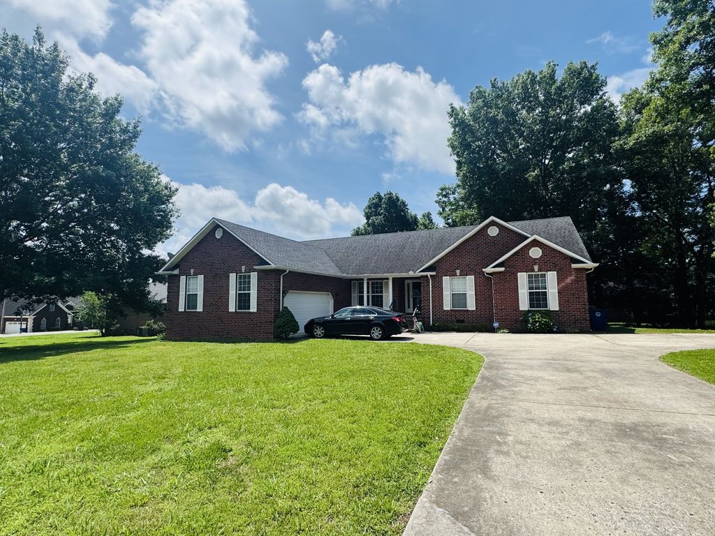 113 Stonegate Circle, Shelbyville, TN 37160