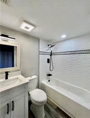 7108 WATERSIDE DRIVE 103, Tampa, FL 33617