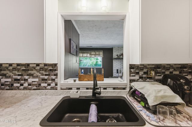 433 Mimosa Street, Mount Carmel, TN 37645