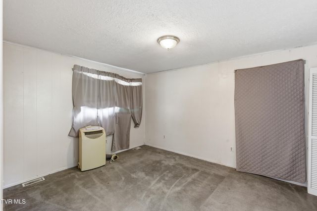 433 Mimosa Street, Mount Carmel, TN 37645