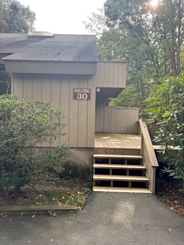 66 Mohawk Trail 66, Guilford, CT 06437