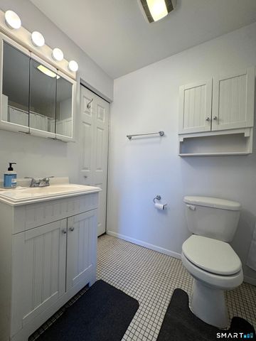 66 Mohawk Trail 66, Guilford, CT 06437