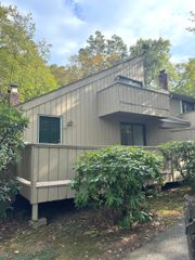 66 Mohawk Trail 66, Guilford, CT 06437