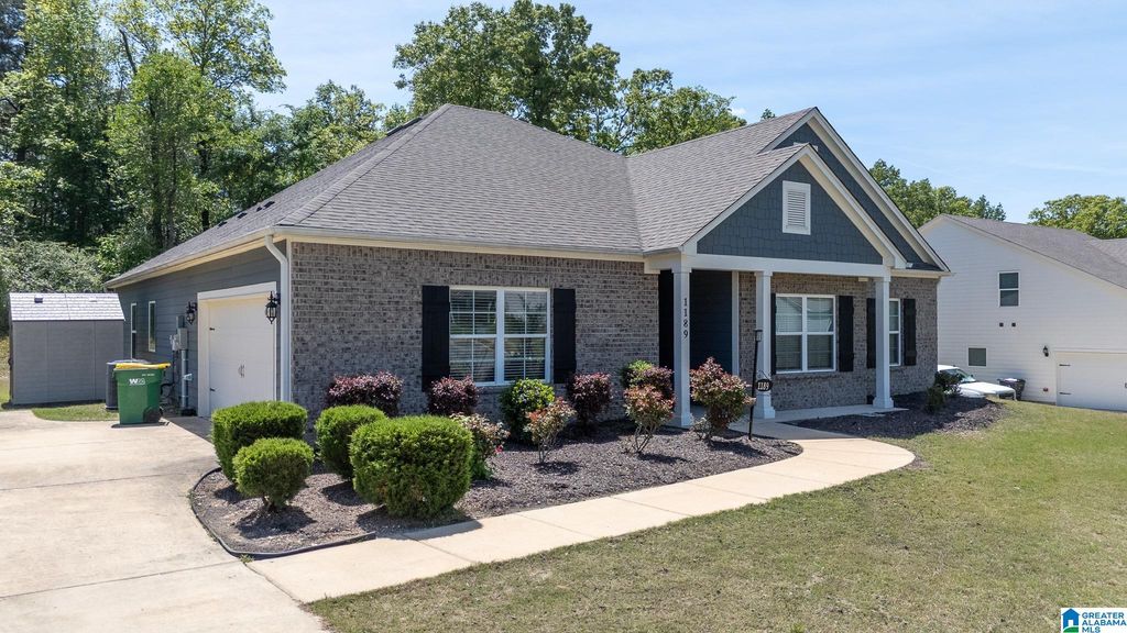 1189 MOUNTAIN LAUREL CIRCLE, Moody, AL 35004