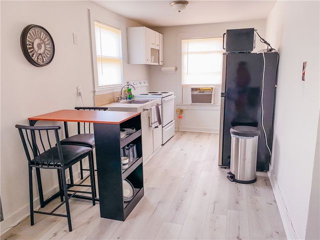 319 W Main St, Bishop, TX 78343