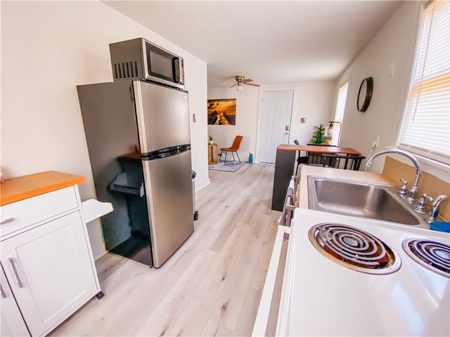 319 W Main St, Bishop, TX 78343