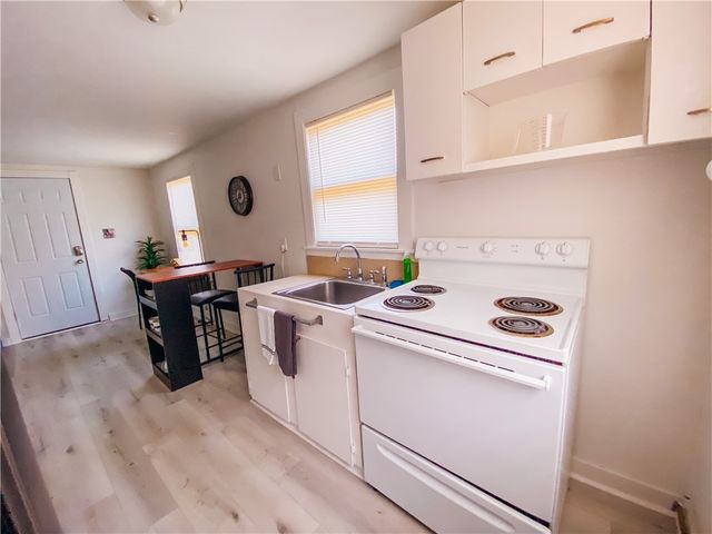 319 W Main St, Bishop, TX 78343