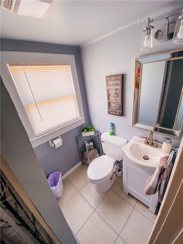 319 W Main St, Bishop, TX 78343