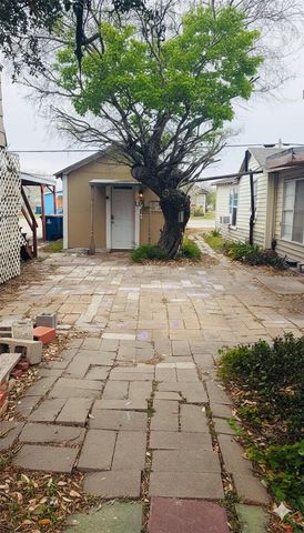 319 W Main St, Bishop, TX 78343