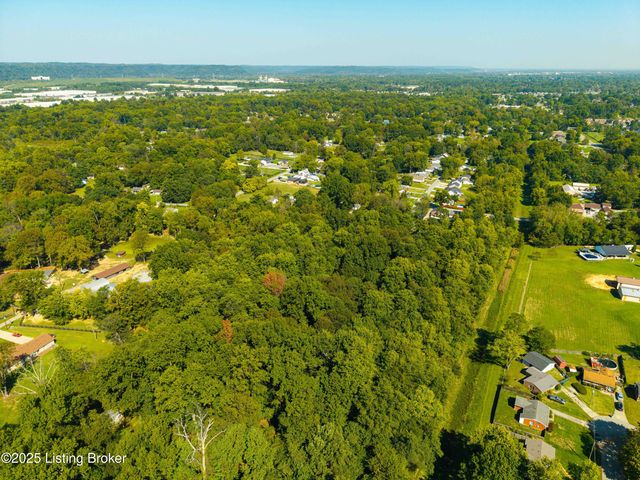 7395 Maurer Ln, Louisville, KY 40258
