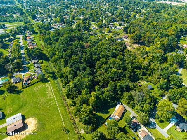 7395 Maurer Ln, Louisville, KY 40258