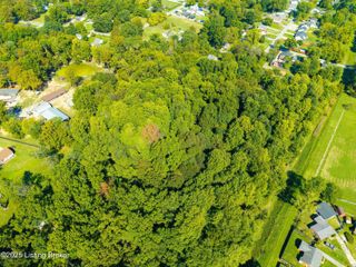7395 Maurer Ln, Louisville, KY 40258