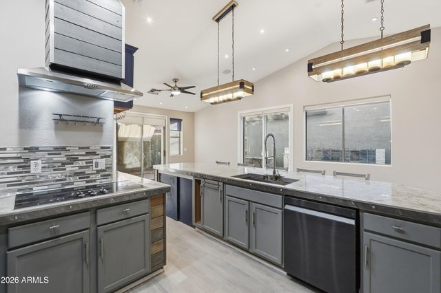 8923 E CAPRI Avenue, Mesa, AZ 85208