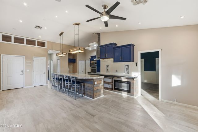 8923 E CAPRI Avenue, Mesa, AZ 85208