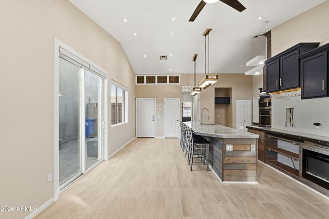 8923 E CAPRI Avenue, Mesa, AZ 85208