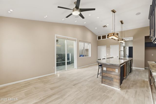 8923 E CAPRI Avenue, Mesa, AZ 85208