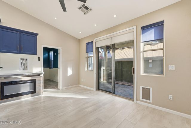 8923 E CAPRI Avenue, Mesa, AZ 85208