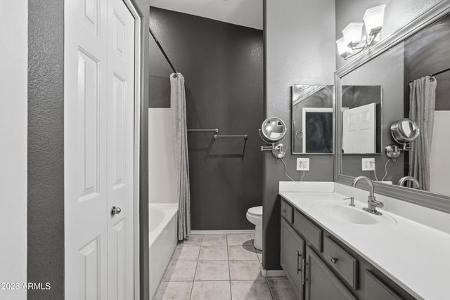 8923 E CAPRI Avenue, Mesa, AZ 85208