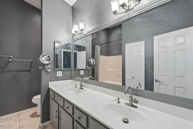 8923 E CAPRI Avenue, Mesa, AZ 85208