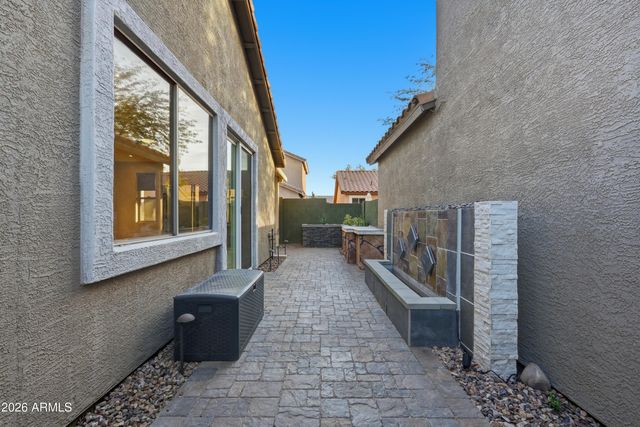 8923 E CAPRI Avenue, Mesa, AZ 85208