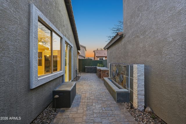 8923 E CAPRI Avenue, Mesa, AZ 85208