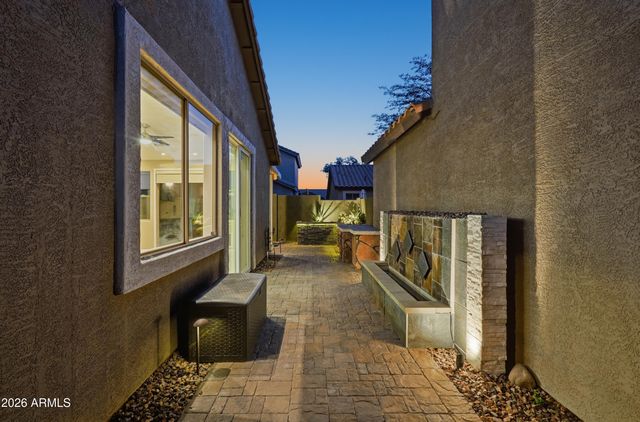 8923 E CAPRI Avenue, Mesa, AZ 85208