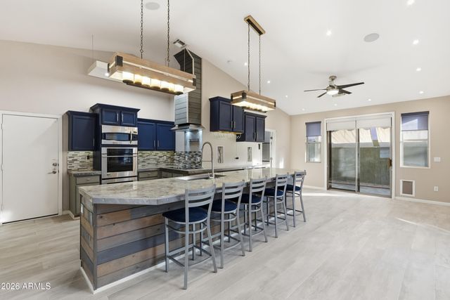 8923 E CAPRI Avenue, Mesa, AZ 85208