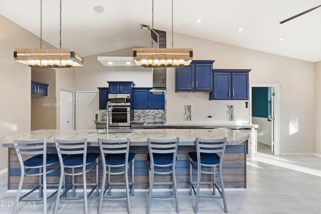 8923 E CAPRI Avenue, Mesa, AZ 85208