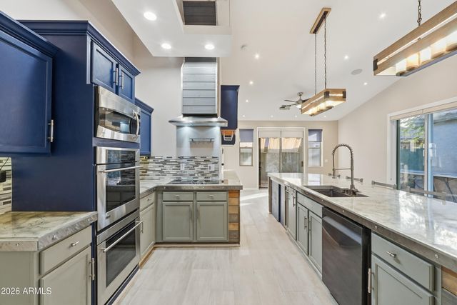 8923 E CAPRI Avenue, Mesa, AZ 85208