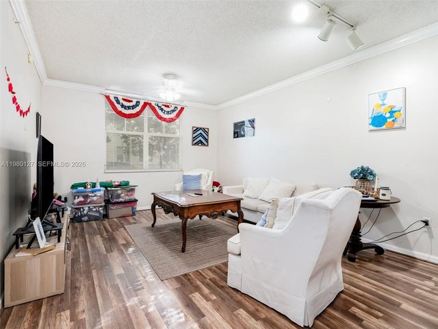 1900 Van Buren St 112B, Hollywood, FL 33020