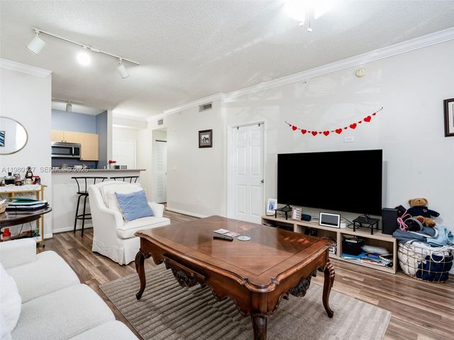 1900 Van Buren St 112B, Hollywood, FL 33020